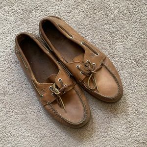Sperry boat shoes